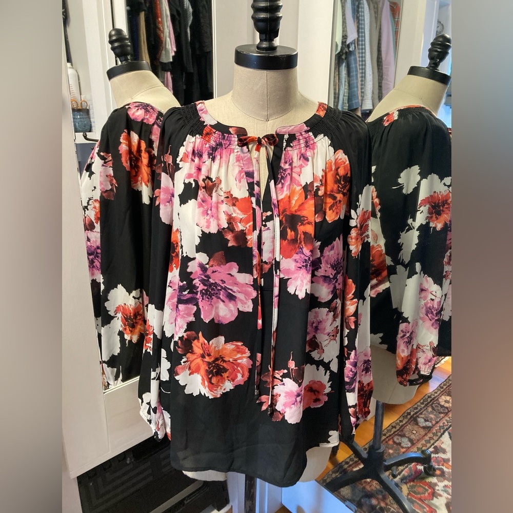 DR2 - Floral Black, Coral, & Pink Tunic Top, Size Medium